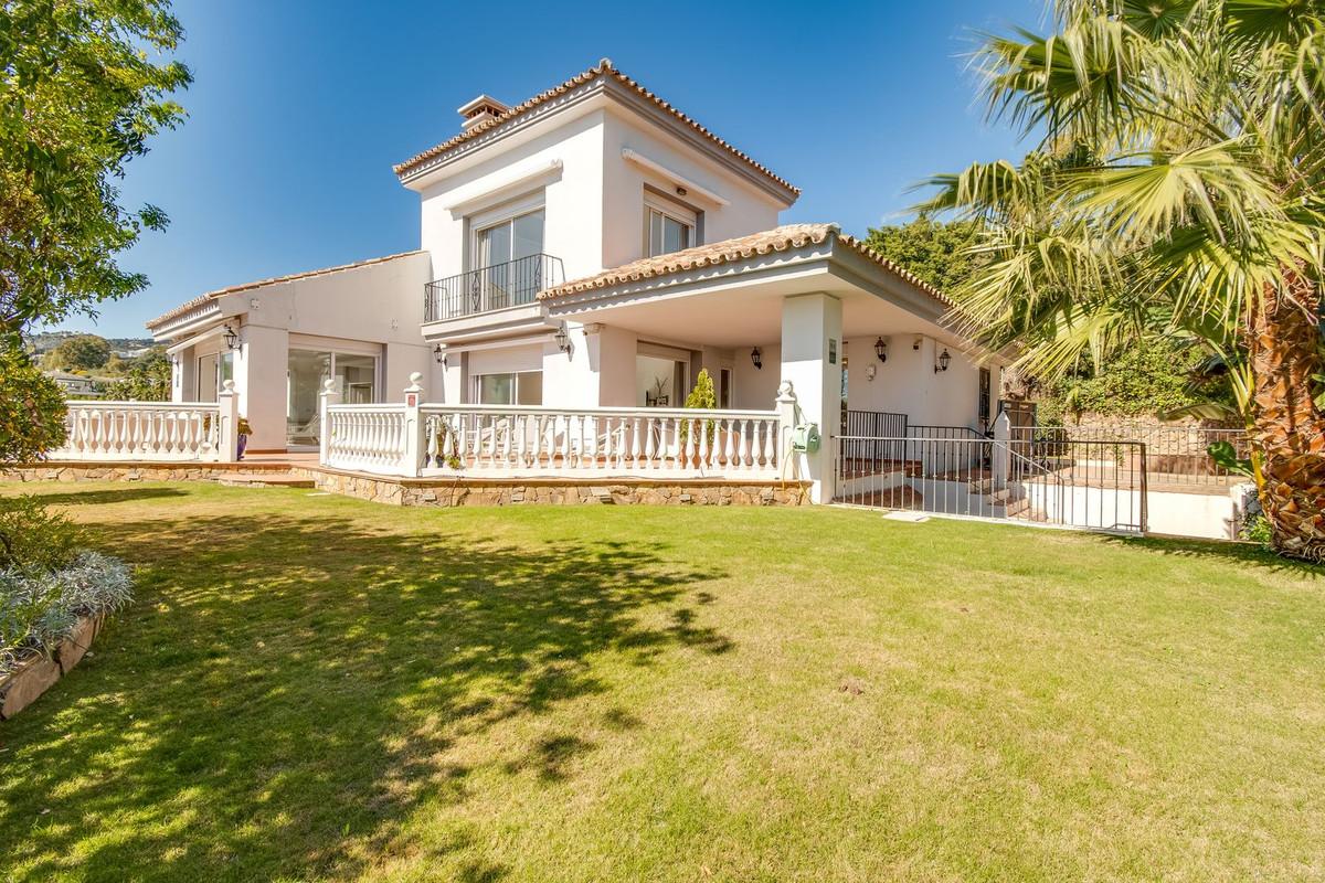 Villa Detached in Nueva Andalucía
