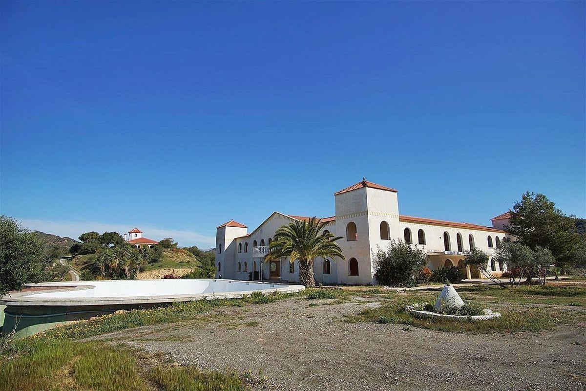 Villa Detached in Almogía