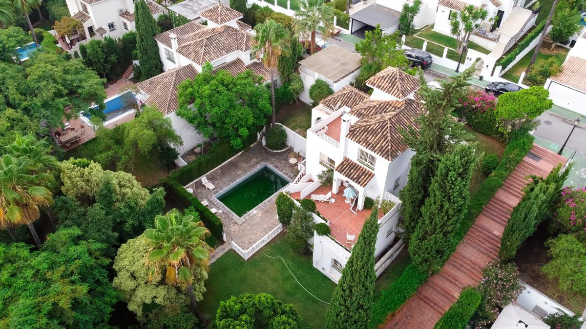 Villa Detached in Nueva Andalucía