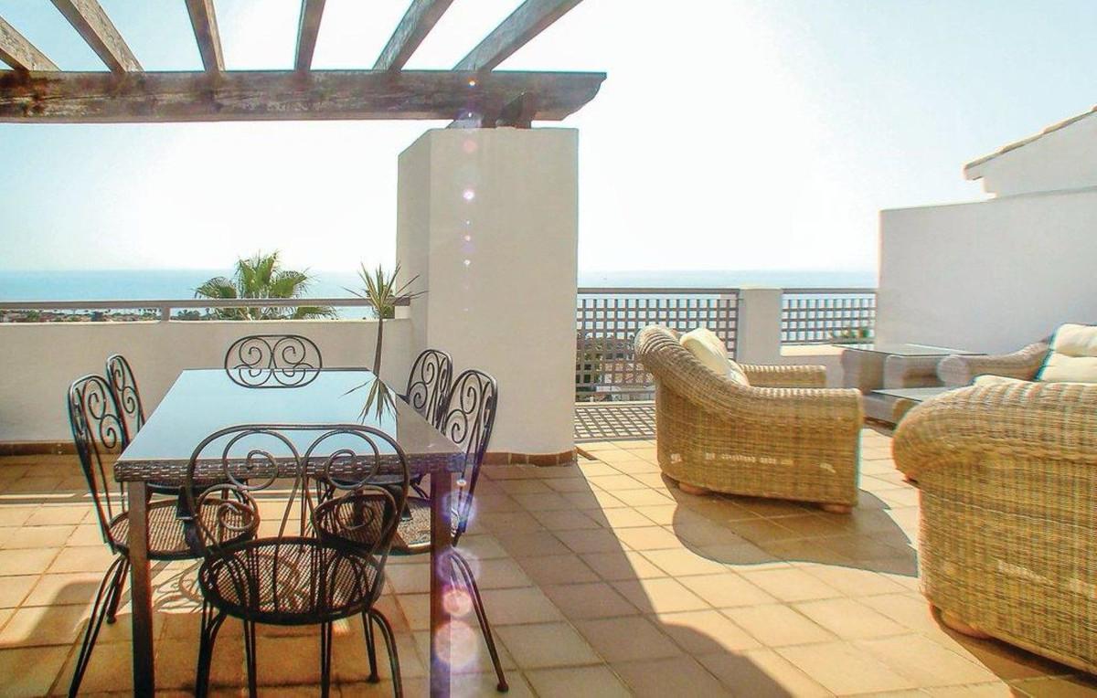 Apartment Penthouse in San Roque