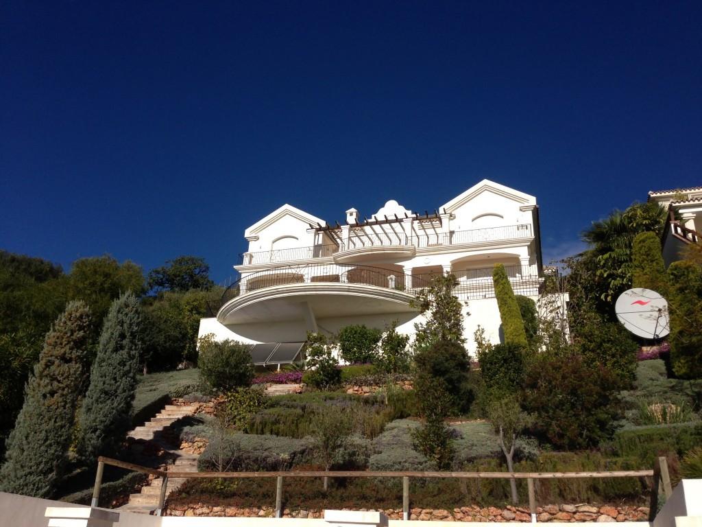 Villa Detached in Altos de los Monteros