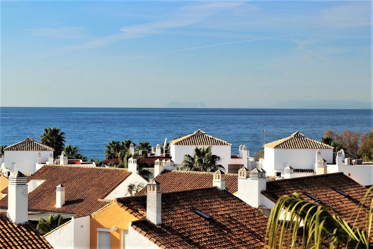 Apartment Penthouse in Bahía de Marbella