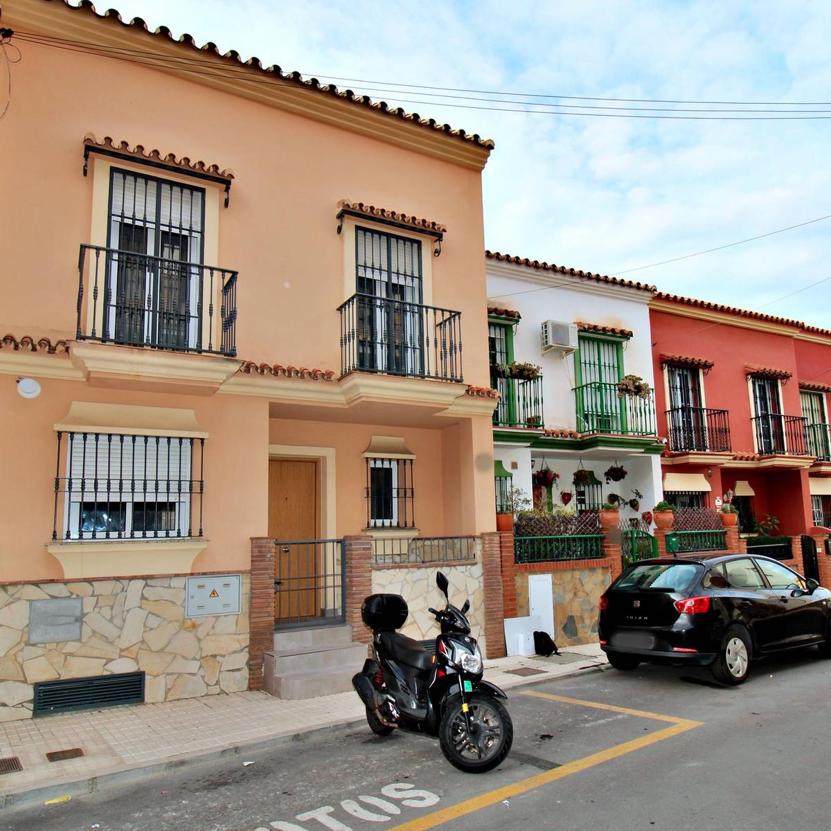 Townhouse Terraced in Las Lagunas