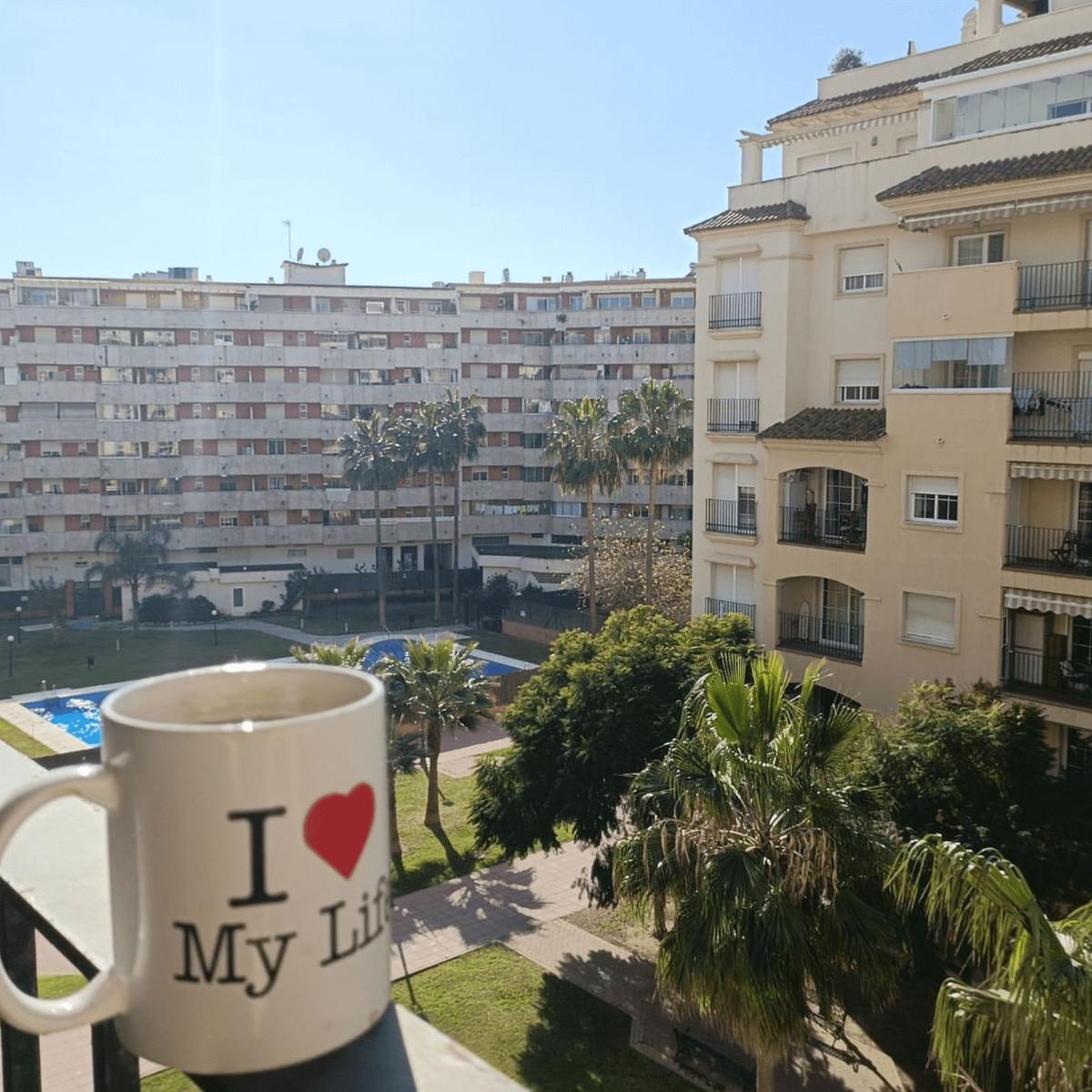 Apartment Middle Floor in Estepona