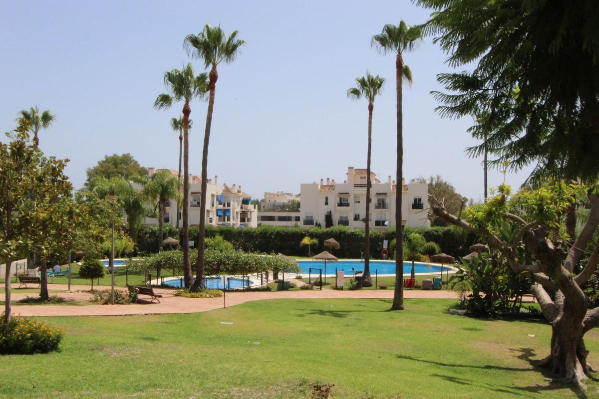 Apartment Middle Floor in Nueva Andalucía