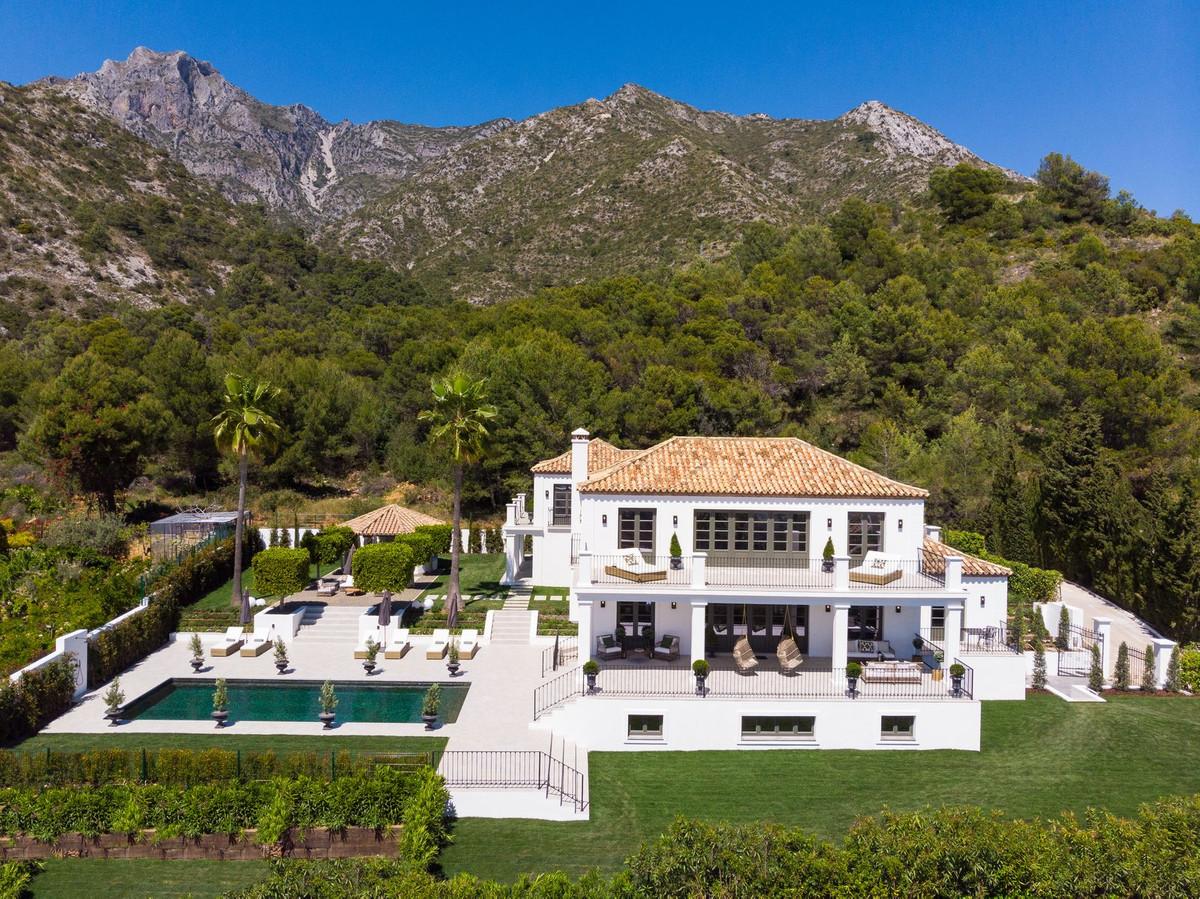 Villa Detached in Sierra Blanca