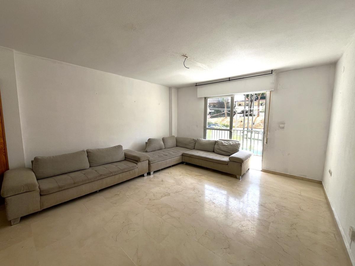 Apartment Middle Floor in Estepona