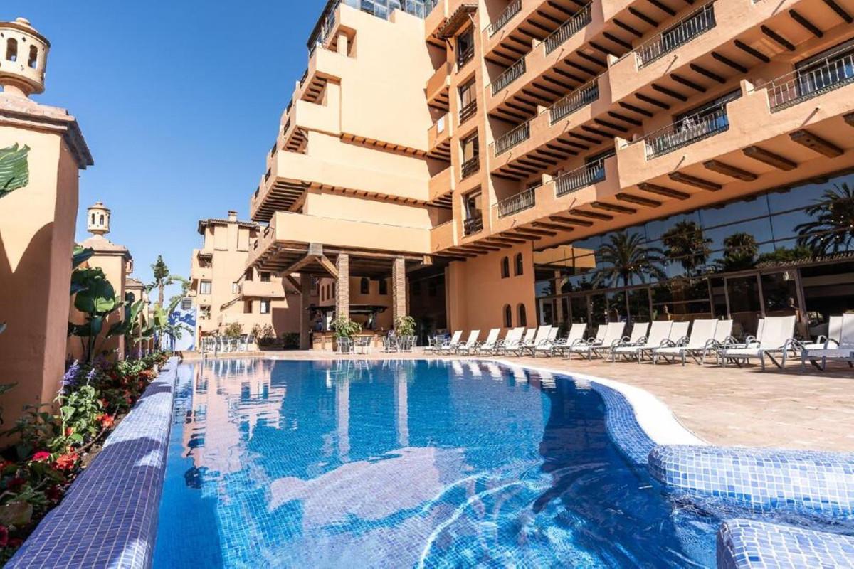 Apartment Middle Floor in Estepona