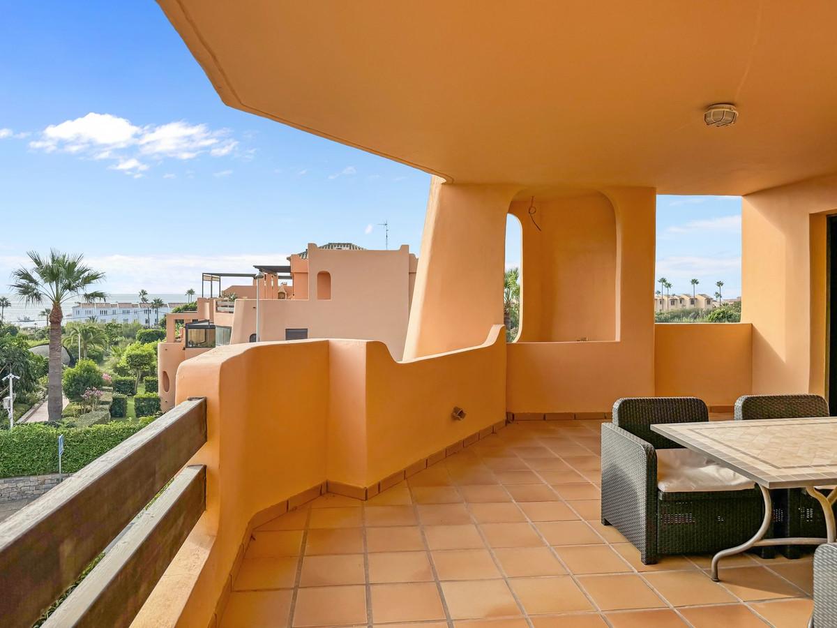 Apartment Middle Floor in Casares Playa