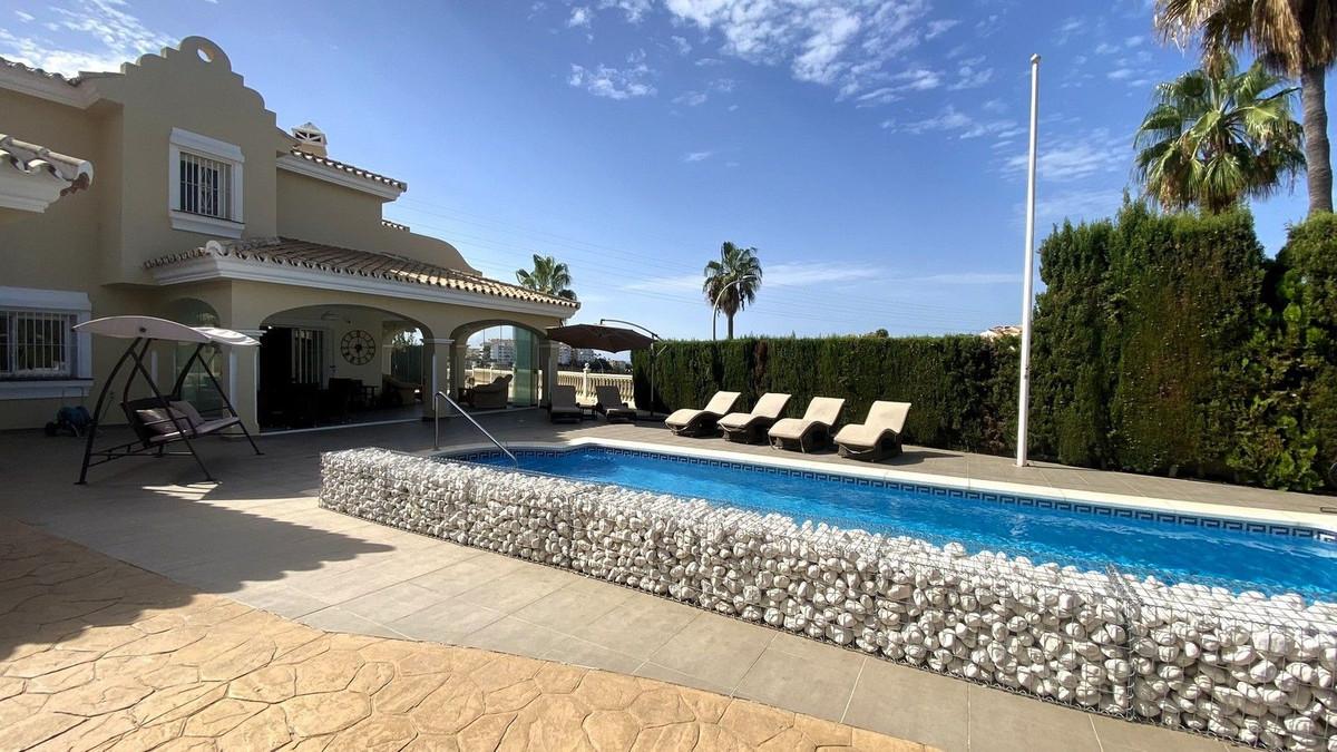 Villa Detached in Riviera del Sol