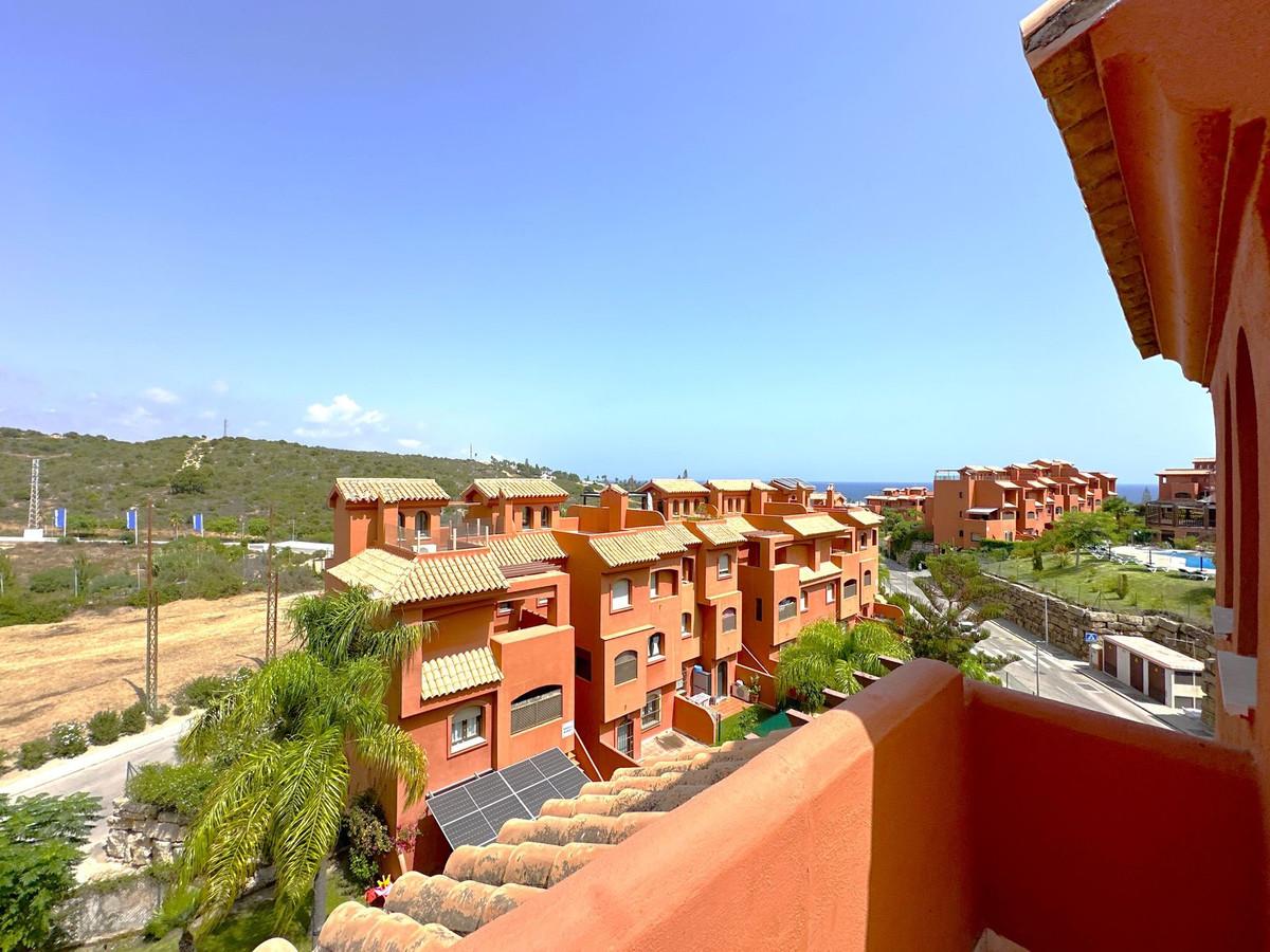 Apartment Penthouse in Estepona