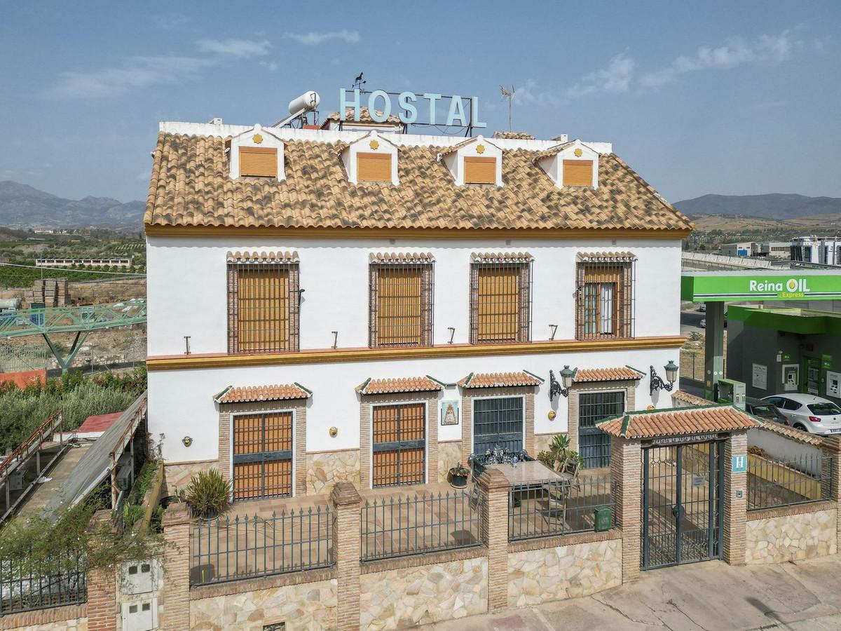 Commercial Hostel in Pizarra