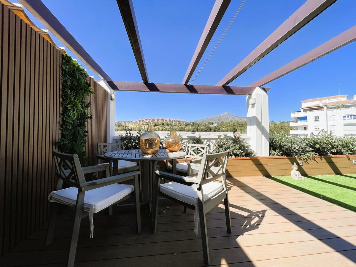 Apartment Penthouse in Nueva Andalucía