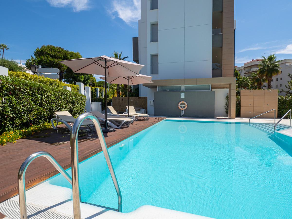 Apartment Middle Floor in Puerto Banús