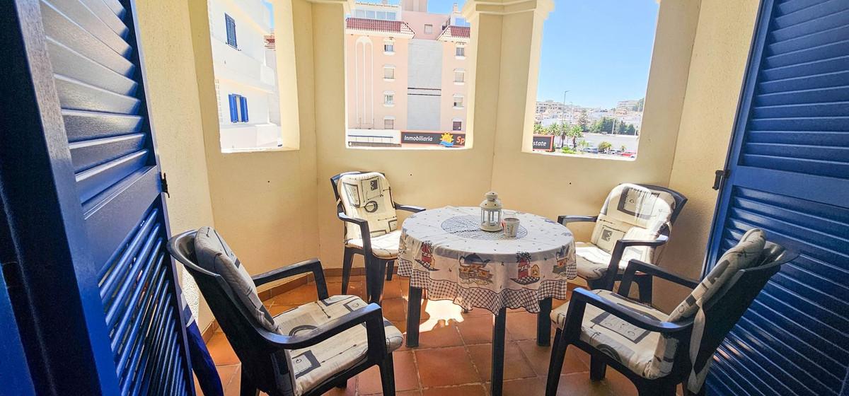 Apartment Middle Floor in Manilva