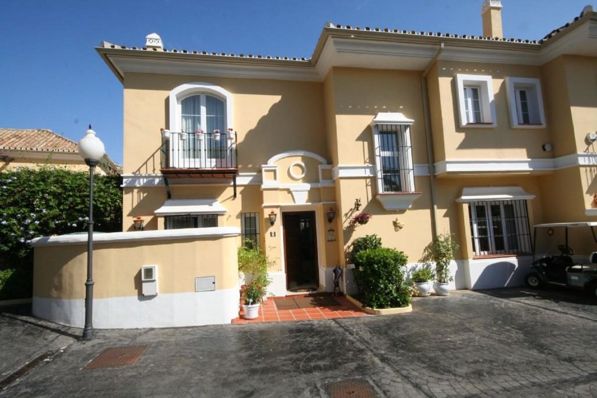 Townhouse Terraced in Elviria