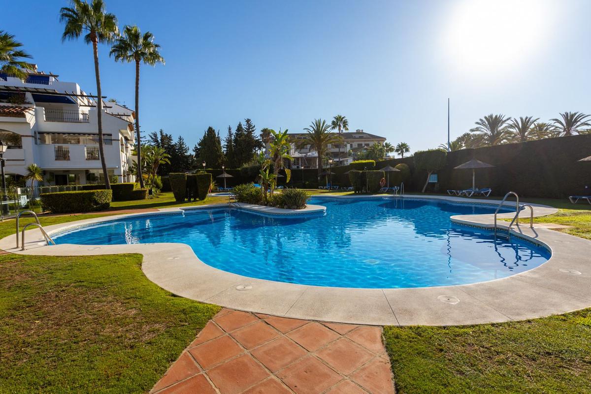 Apartment Middle Floor in San Pedro de Alcántara