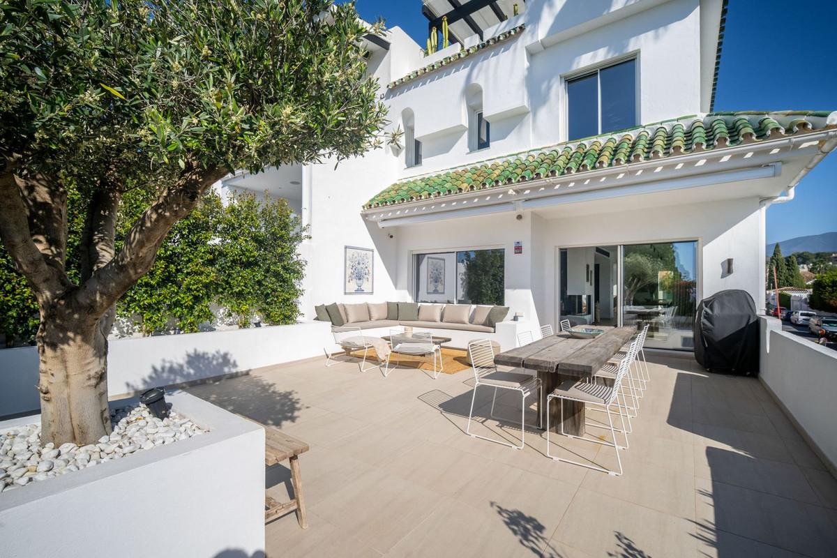 Townhouse Terraced in La Colina