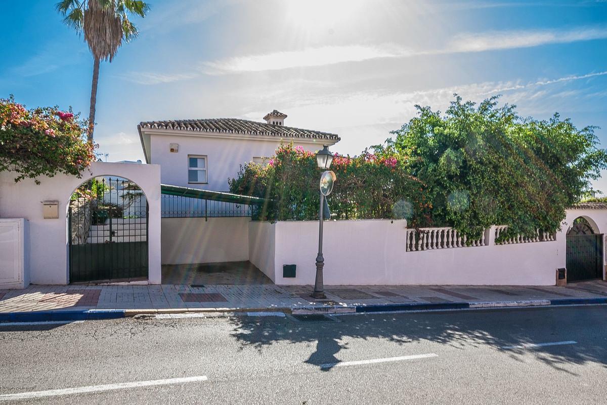 Villa Detached in Las Chapas