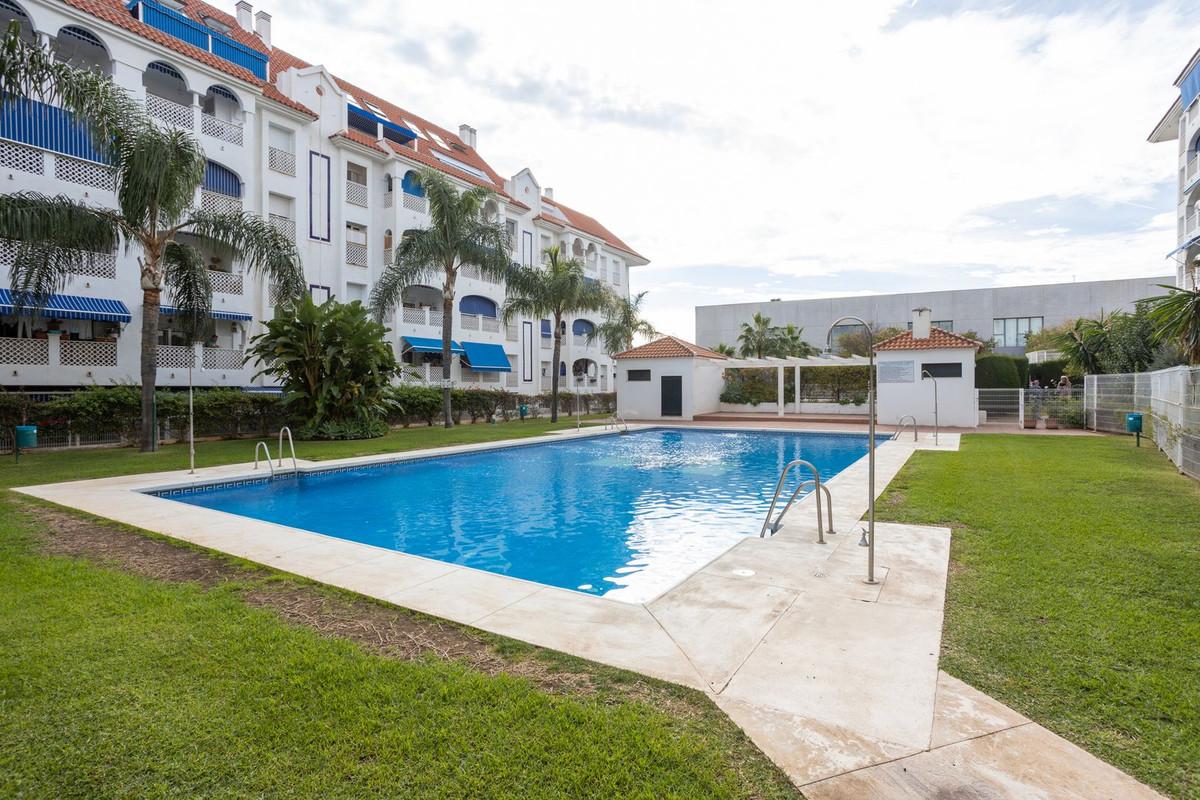 Apartment Middle Floor in San Pedro de Alcántara