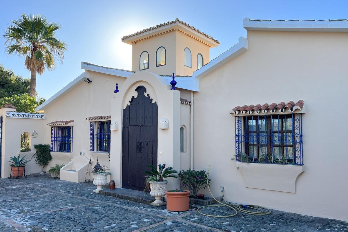 Villa Detached in Estepona