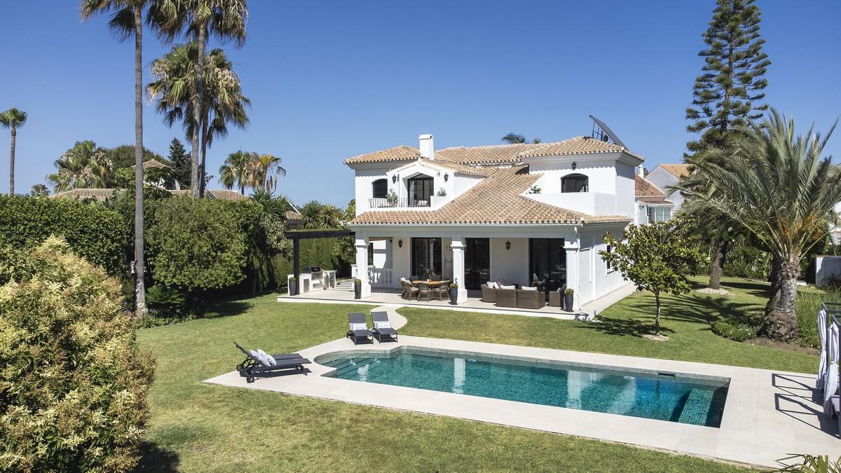 Villa Detached in Estepona