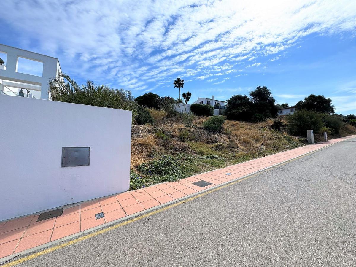 Plot Residential in Estepona