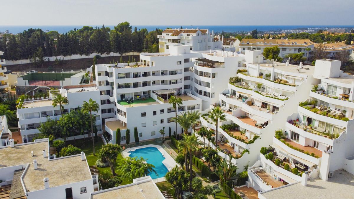 Apartment Middle Floor in Nueva Andalucía