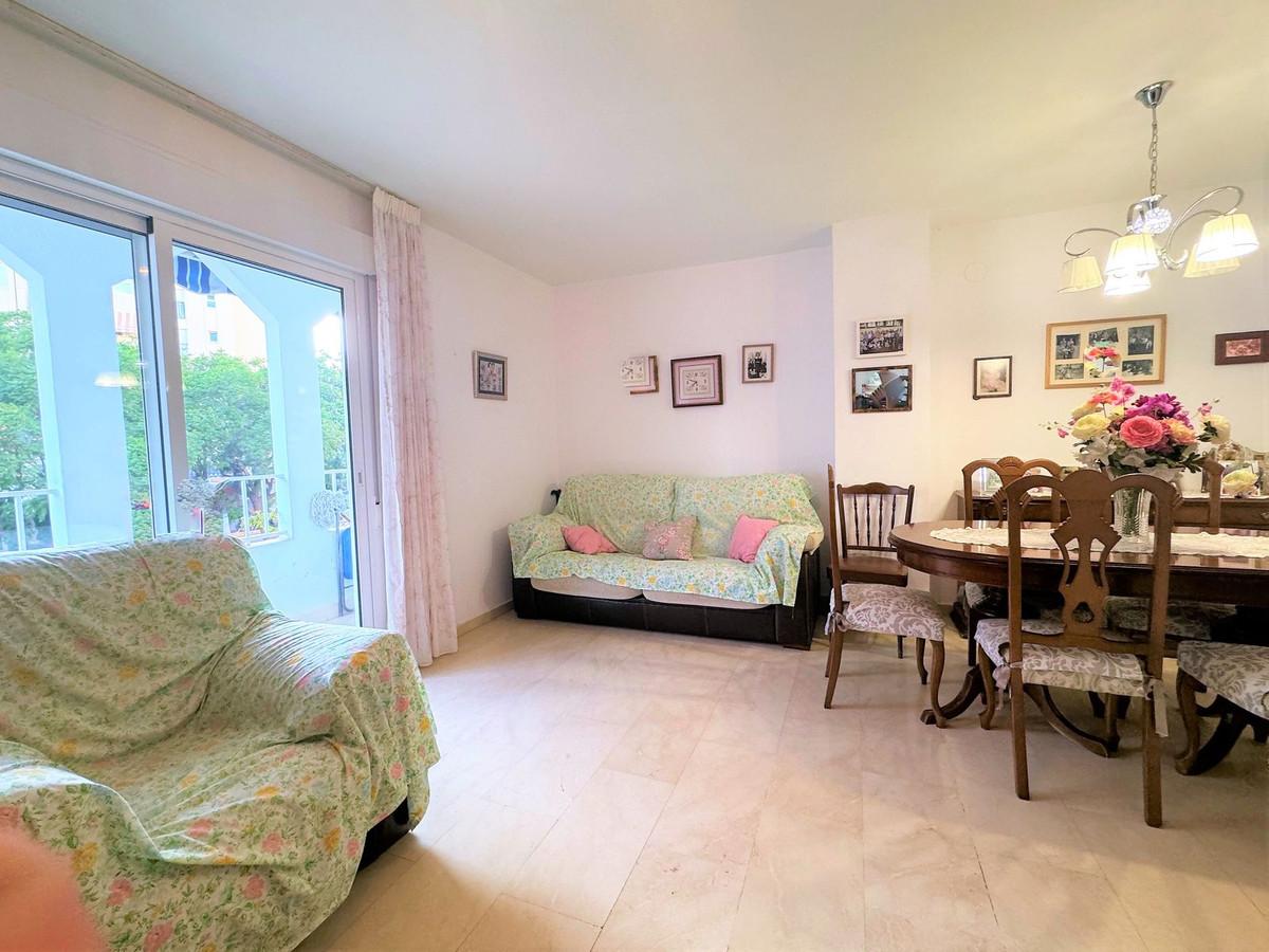 Apartment Middle Floor in Estepona