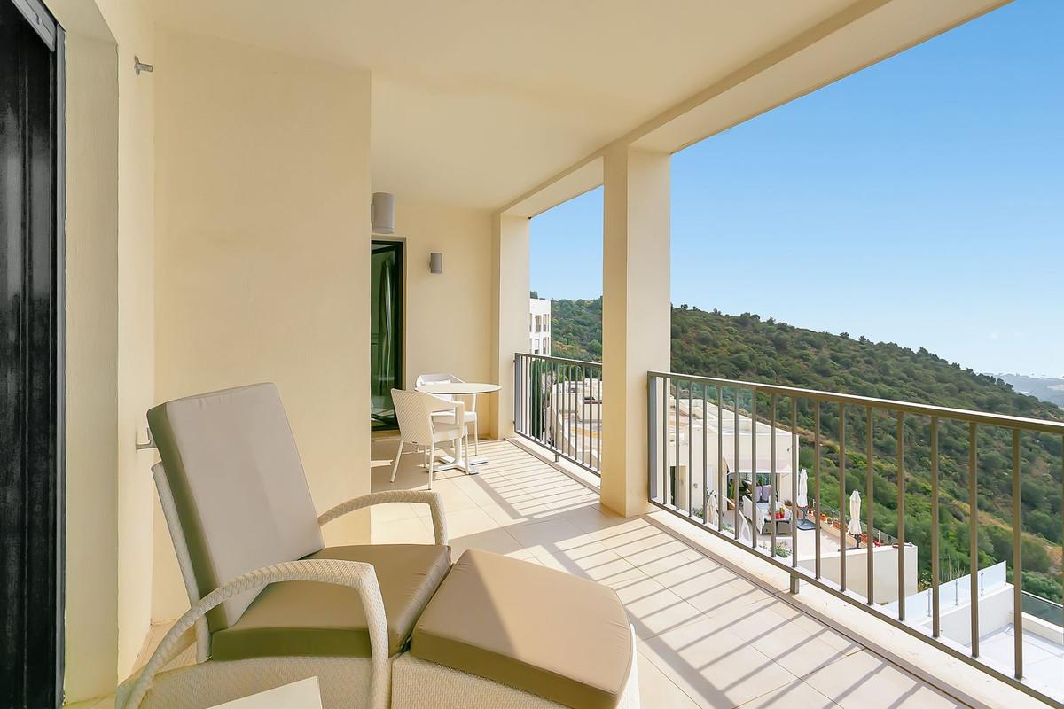 Apartment Middle Floor in Altos de los Monteros