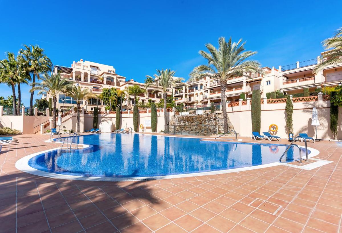 Apartment Middle Floor in Estepona