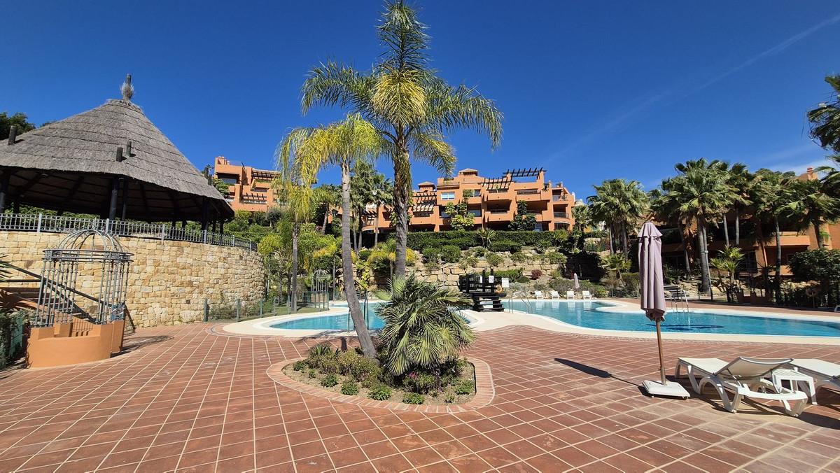 Apartment Middle Floor in Nueva Andalucía