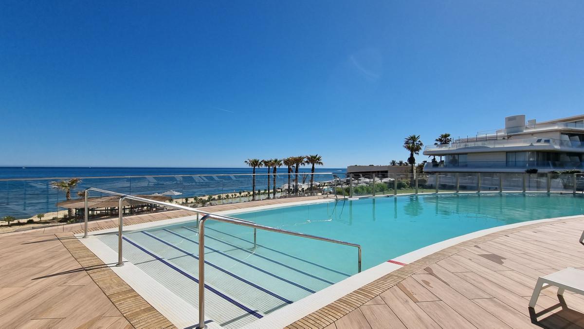 Apartment Middle Floor in Estepona