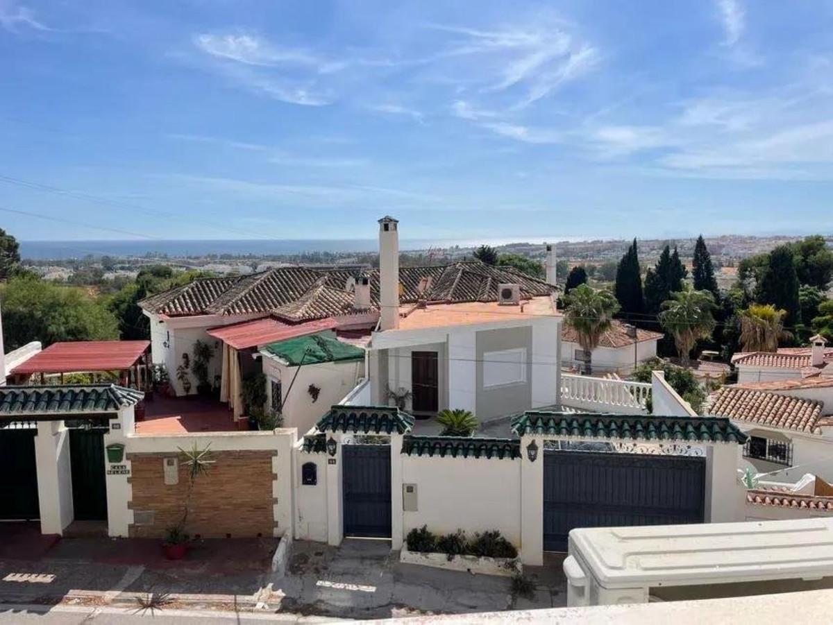 Apartment Middle Floor in Nueva Andalucía