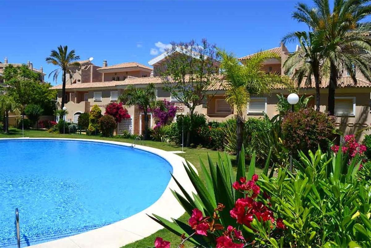 Townhouse Terraced in La Duquesa