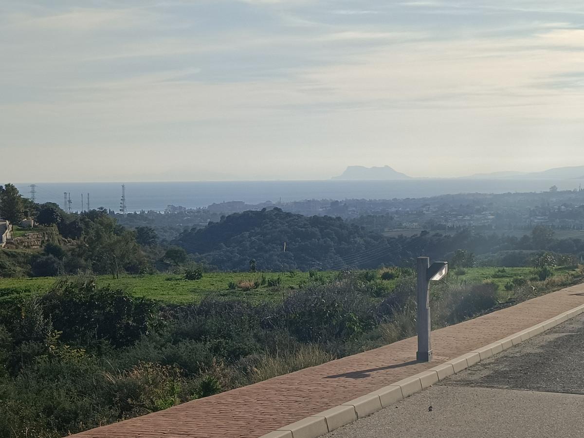 Plot Residential in Estepona