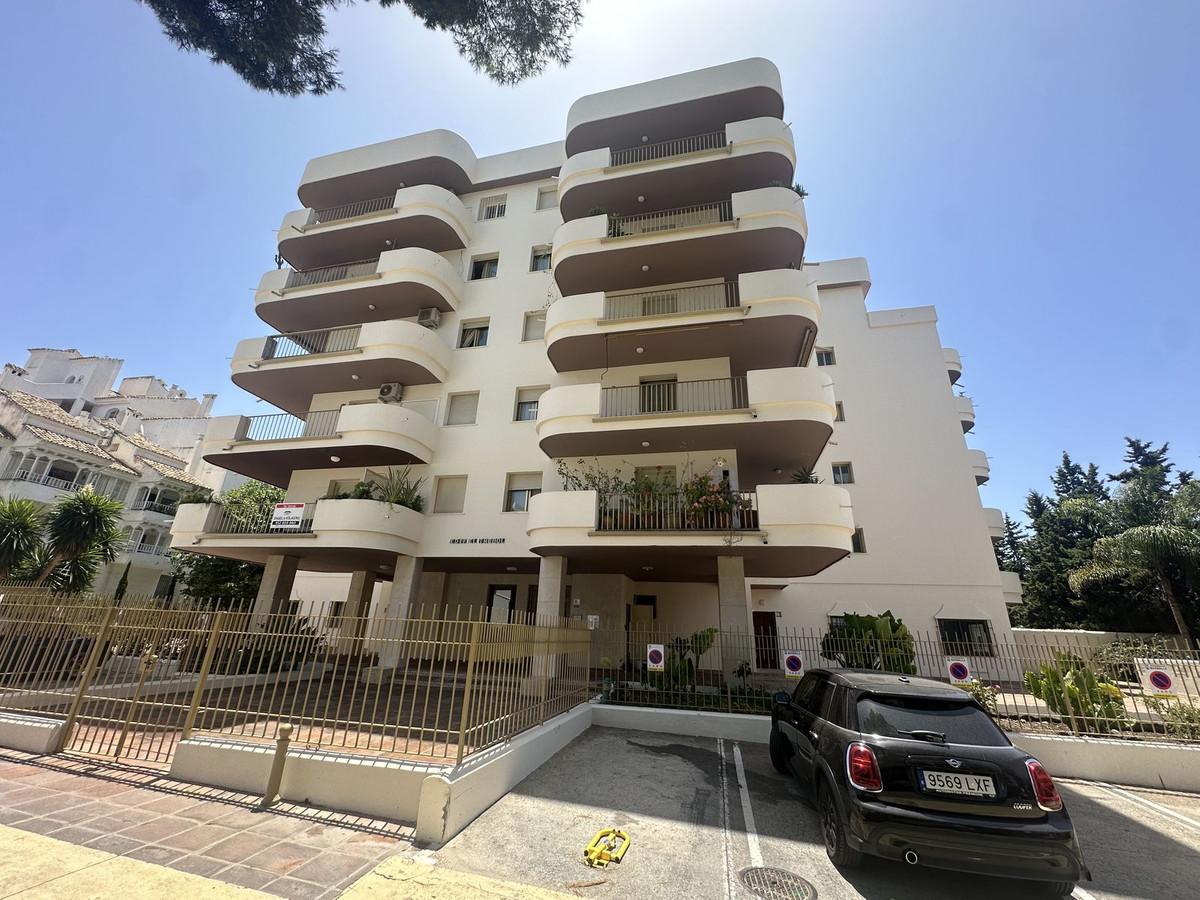 Apartment Middle Floor in Nueva Andalucía