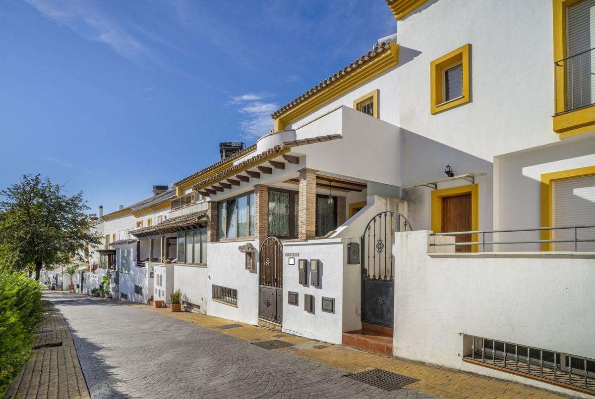 Villa Semi Detached in Estepona