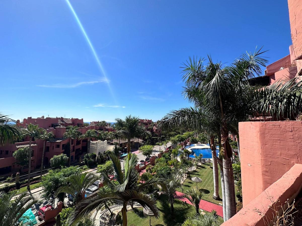 Apartment Middle Floor in Estepona