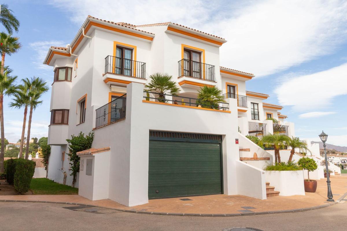 Villa Semi Detached in Miraflores