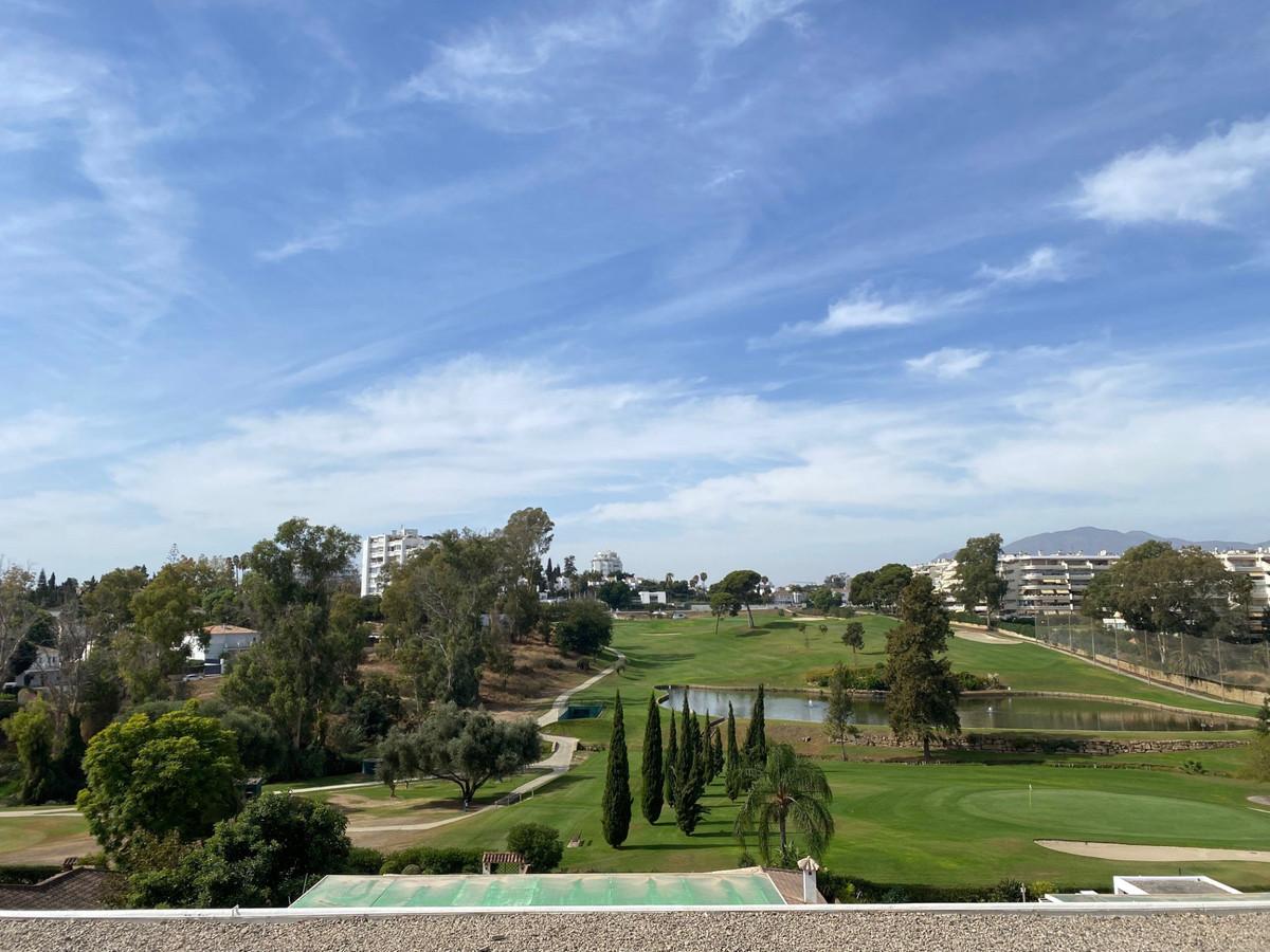 Apartment Middle Floor in Guadalmina Alta