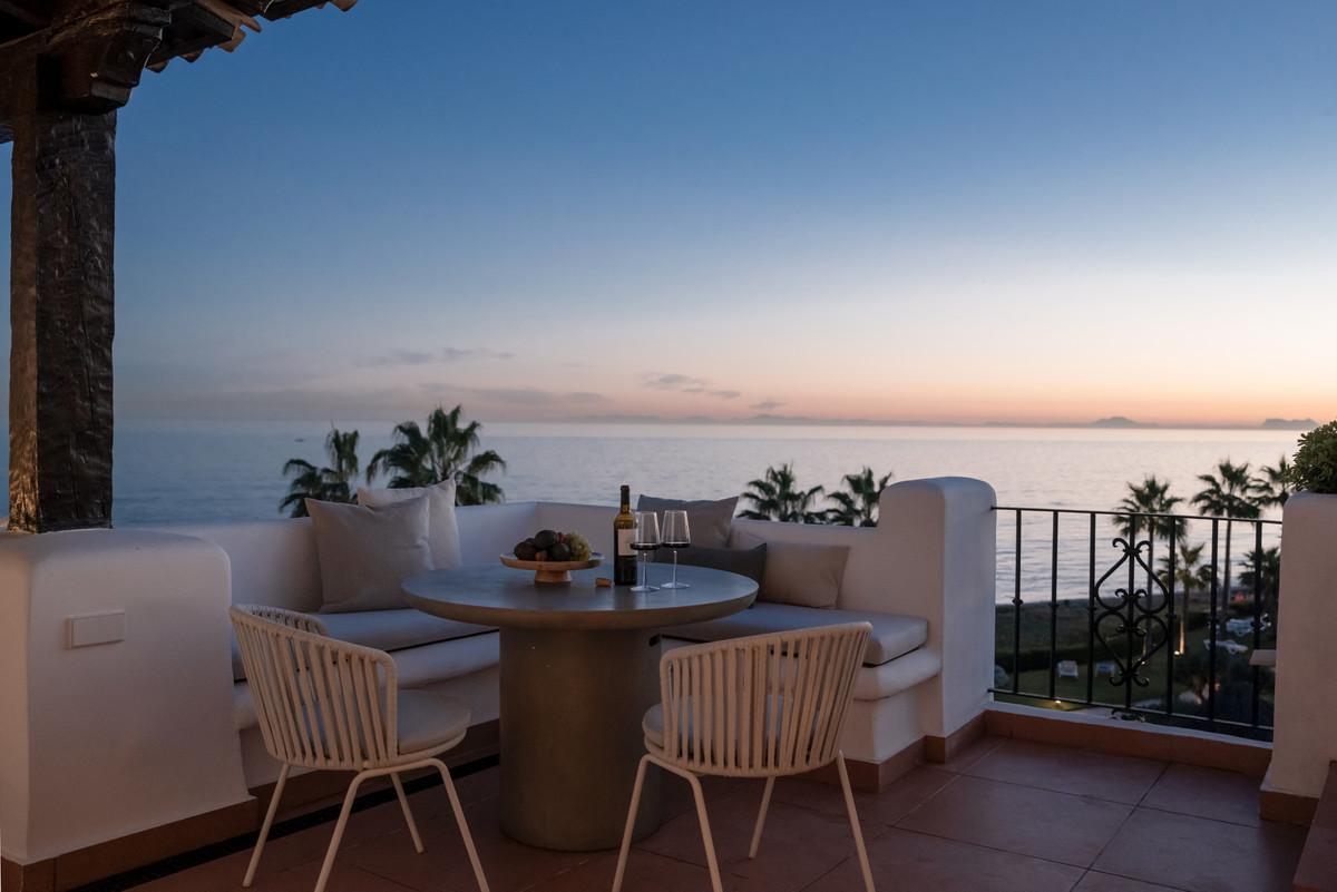 Apartment Penthouse in Estepona