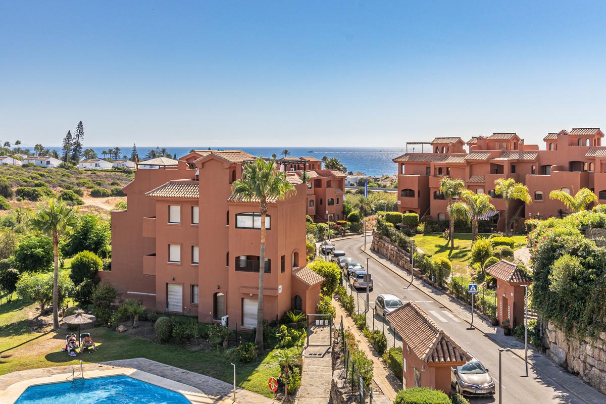 Apartment Penthouse in Estepona