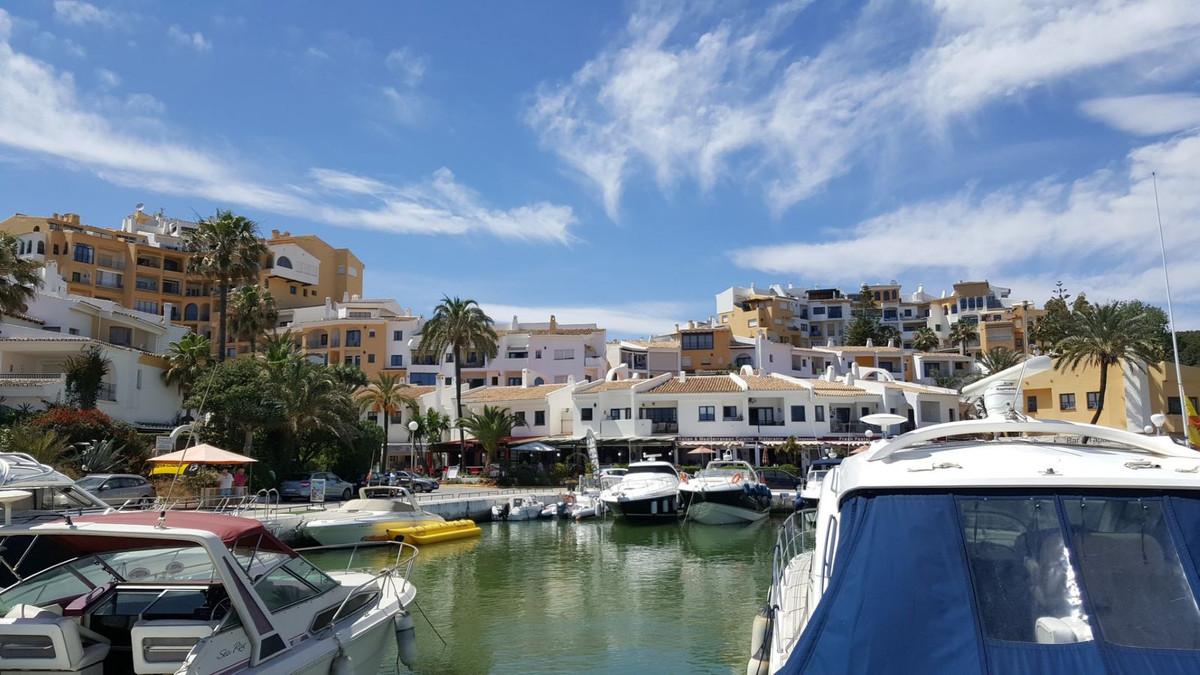 Apartment Ground Floor in Puerto de Cabopino