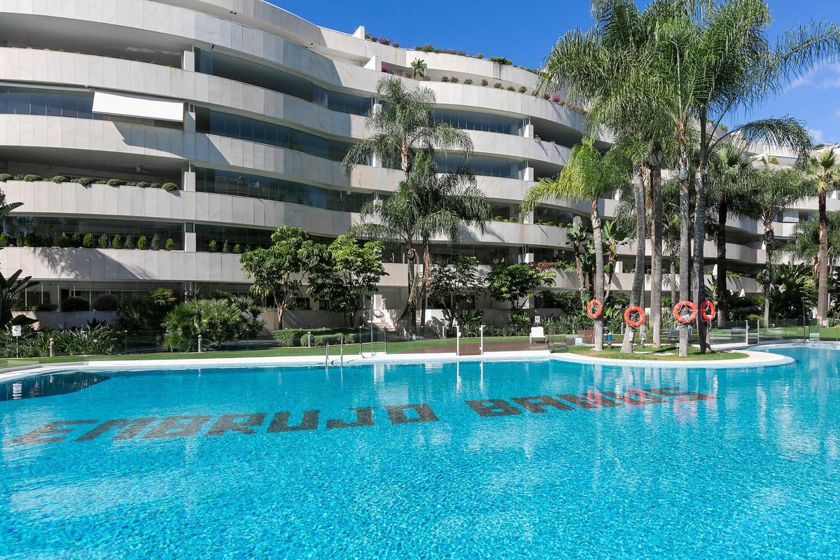 Apartment Middle Floor in Nueva Andalucía