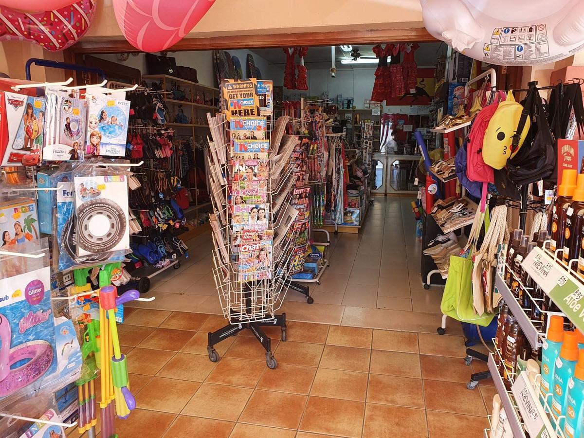 Commercial Shop in Benavista