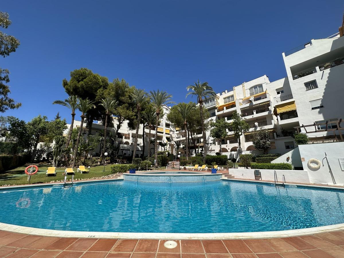 Apartment Middle Floor in Estepona