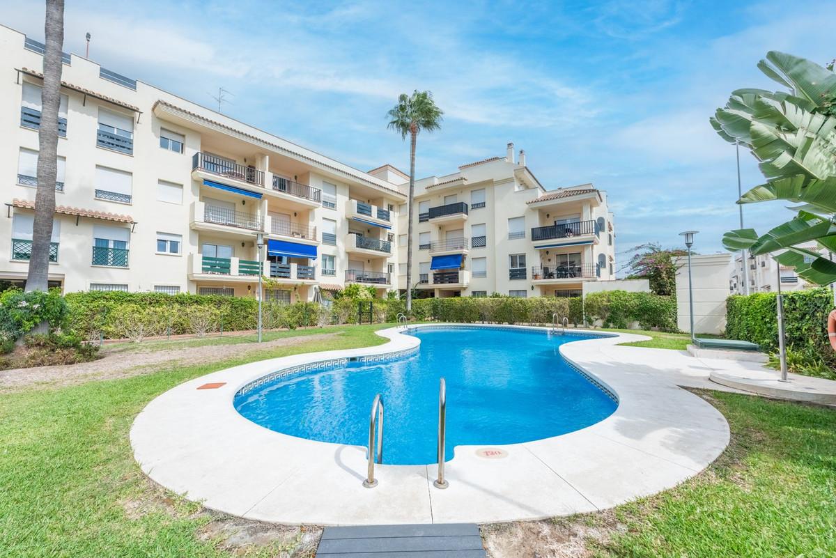 Apartment Middle Floor in Nueva Andalucía