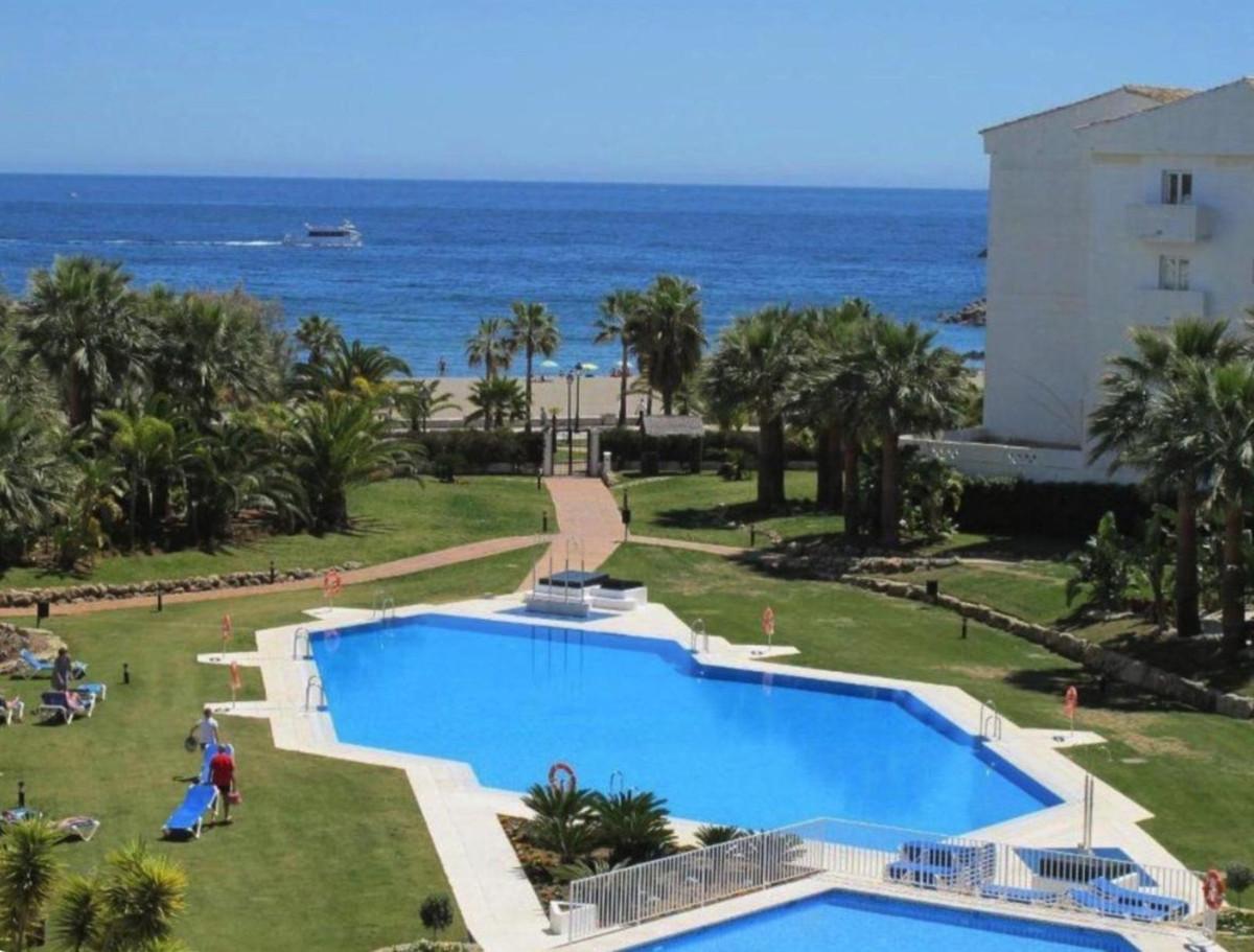 Apartment Middle Floor in Puerto Banús