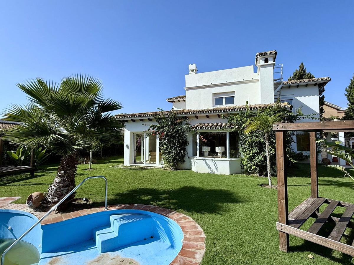 Villa Detached in Guadalmina Alta